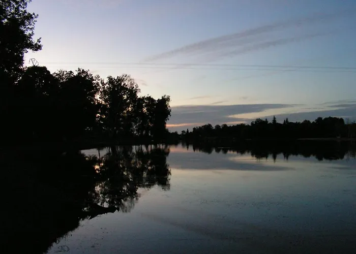 Camping Municipal De La Lande